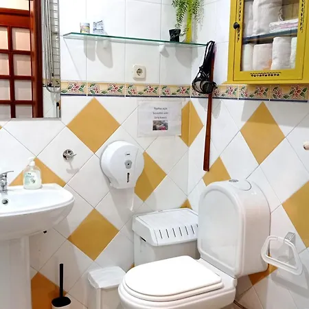 Chic With Balcony In The Centre Of 100m²